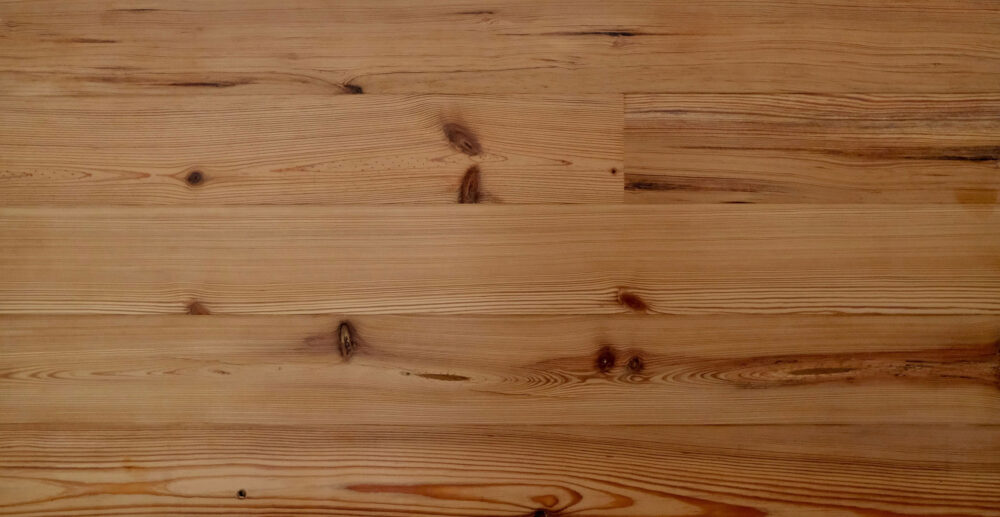 An Antique Pine Smooth Face flooring design